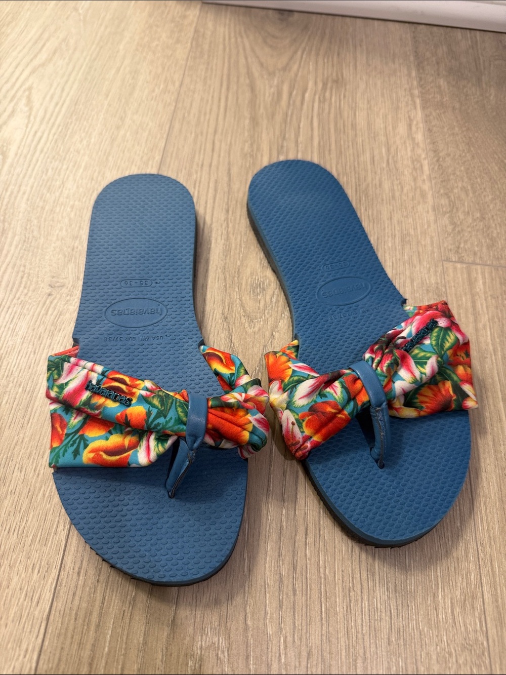 Havaianas Blue Floral Bow Toe-Post Sandals